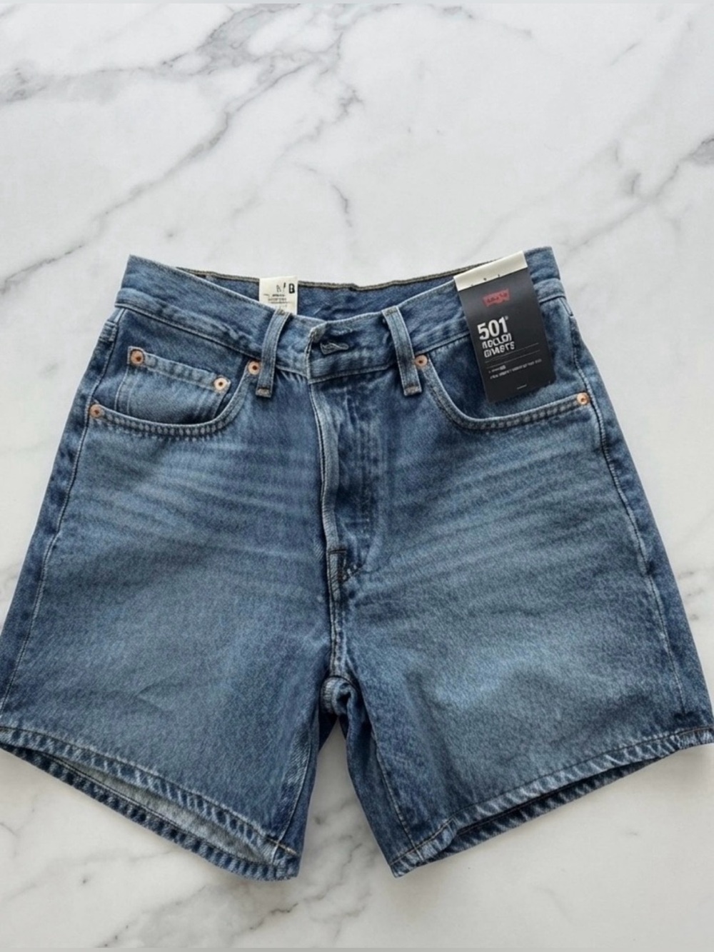 NWI LevIS bUl Koled Snorts - Size 27 - 100% Cotton Premium
Denim - Picture 1 of 7